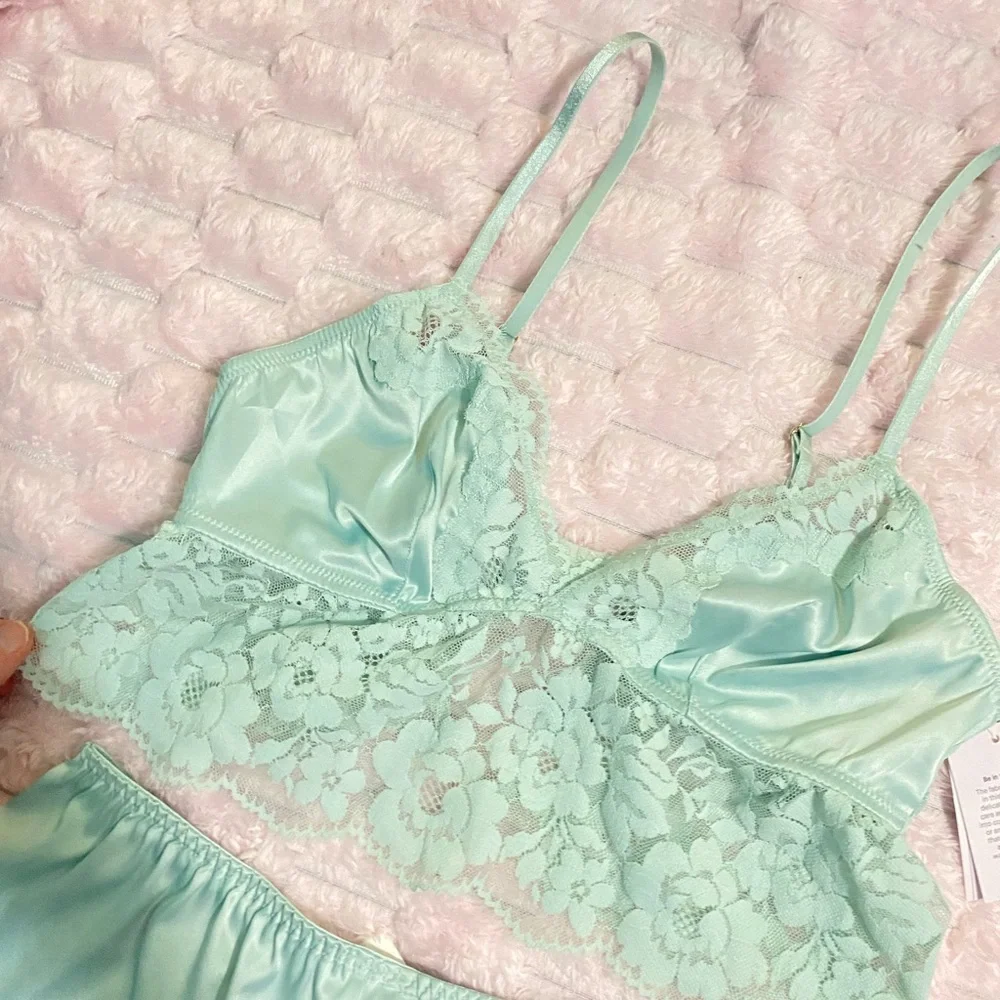 Lingerie set - Picture 5 of 9